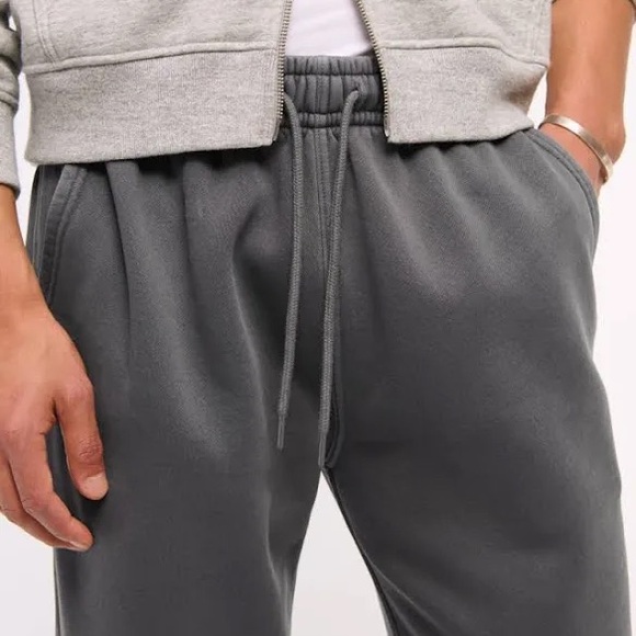 Abercrombie Fitch Heather Gray Essential cinched sweatpants - Picture 7 of 9